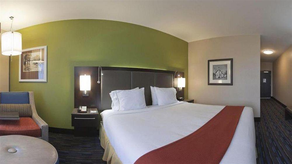 Holiday Inn Express Fulton By Ihg Exterior photo